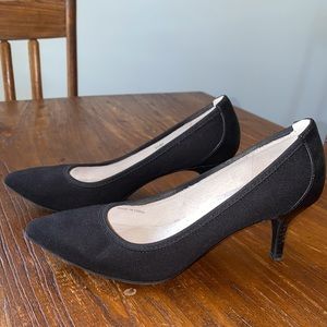 Black Tahari Womens 2 inch heels